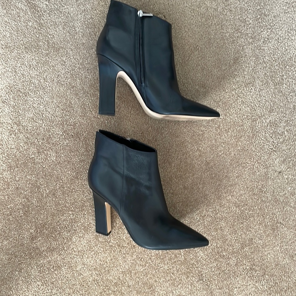 marc fisher mella ankle bootie